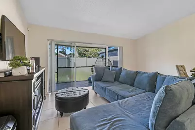 4 Knightsbridge Lane, Boynton Beach, FL 33426 - Photo 9