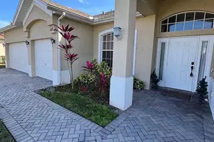 408 N Key Lime Sq Square SW, Vero Beach, FL 32968 - Photo 1