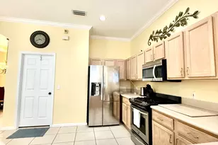 408 N Key Lime Sq Square SW, Vero Beach, FL 32968 - Photo 9