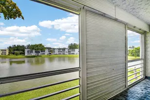 202 Wellington D, West Palm Beach, FL 33417 - Photo 17