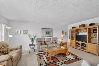 202 Wellington D, West Palm Beach, FL 33417 - Photo 5