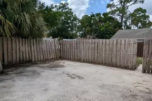1157 Hyacinth Pl, Wellington, FL 33414 - Photo 11