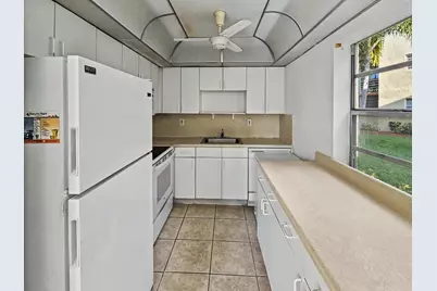 202 Piedmont E, Delray Beach, FL 33484 - Photo 9