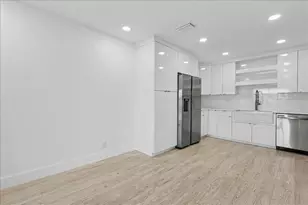 201 SW 1st St, Boca Raton, FL 33432 - Photo 17