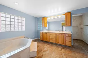112 Camelot Ct, Royal Palm Beach, FL 33411 - Photo 21