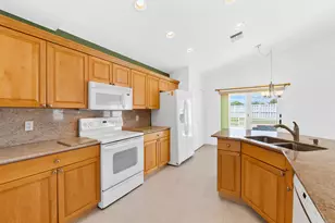 112 Camelot Ct, Royal Palm Beach, FL 33411 - Photo 5