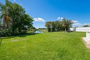 112 Camelot Ct, Royal Palm Beach, FL 33411 - Photo 3