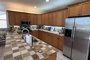 7762 Oak Grove Cir, Lake Worth, FL 33467 - Photo 3
