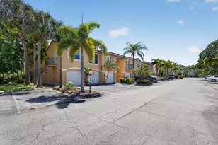 1020 Lake Shore Dr, Lake Park, FL 33403 - Photo 9