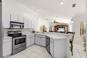 15495 Rolling Meadows Cir, Wellington, FL 33414 - Photo 13