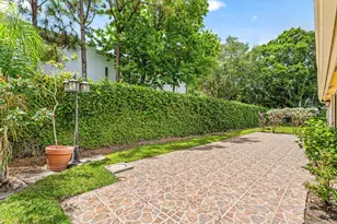 226 Moccasin Trail W, Jupiter, FL 33458 - Photo 25