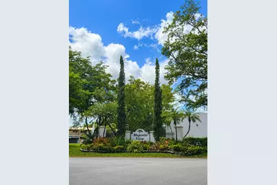 701 E Coco Plum Circle #2, Plantation, FL 33324 - Photo 1