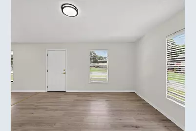 1373 32nd Avenue SW, Vero Beach, FL 32968 - Photo 5