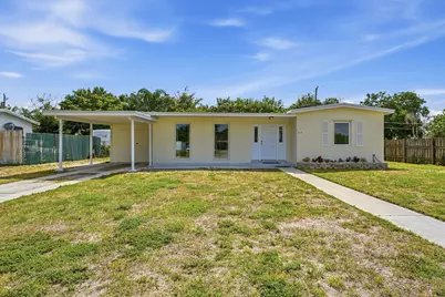 215 SE Airoso Boulevard, Port Saint Lucie, FL 34983 - Photo 1