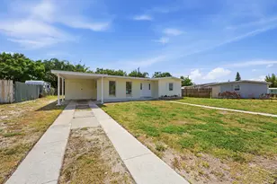 215 SE Airoso Blvd, Port Saint Lucie, FL 34983 - Photo 3