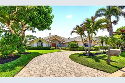 6711 SE Barrington Drive, Stuart, FL 34997 - Photo 1
