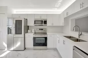 13355 SW 16th Ct, Pembroke Pines, FL 33027 - Photo 9
