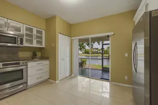 16635 Hemingway Dr, Weston, FL 33326 - Photo 9