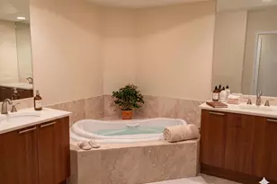 2640 Lake Shore Dr, Riviera Beach, FL 33404 - Photo 9