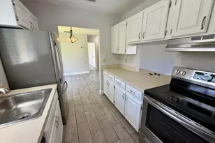 1590 SE Dewberry Ct, Port Saint Lucie, FL 34952 - Photo 5