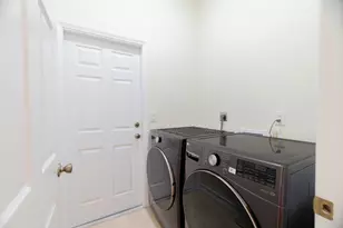 1070 Sweet Briar Pl, Wellington, FL 33414 - Photo 25