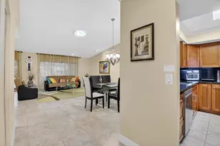 10911 Lake Front Pl, Boca Raton, FL 33498 - Photo 7