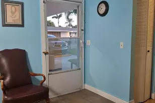 2569 Dudley Dr W, West Palm Beach, FL 33415 - Photo 7
