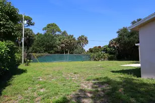 151 Henning Dr, West Palm Beach, FL 33406 - Photo 7