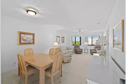 3138 Via Poinciana #410, Lake Worth, FL 33467 - Photo 15