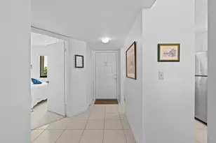3138 Via Poinciana, Lake Worth, FL 33467 - Photo 3