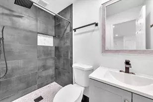 4719 E 8th Ct, Hialeah, FL 33013 - Photo 37