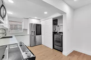 4719 E 8th Ct, Hialeah, FL 33013 - Photo 9
