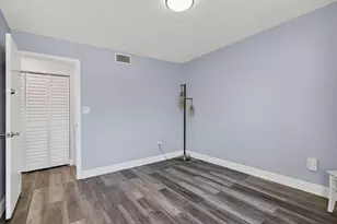 20110 NE 3rd Ct, Miami, FL 33179 - Photo 23