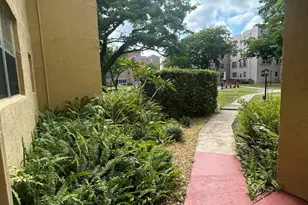 2801 Somerset Dr, Lauderdale Lakes, FL 33311 - Photo 27