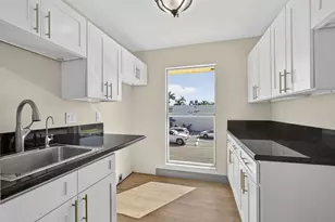 727 Hummingbird Way, North Palm Beach, FL 33408 - Photo 13