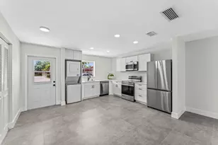 711 Laconia Cir, Greenacres, FL 33467 - Photo 5