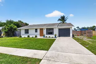 4911 Neros Dr, Greenacres, FL 33463 - Photo 9