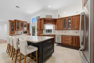9851 NW 49th Pl, Coral Springs, FL 33076 - Photo 13