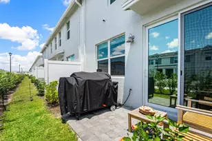 5739 SE Edgewater Cir, Stuart, FL 34997 - Photo 23