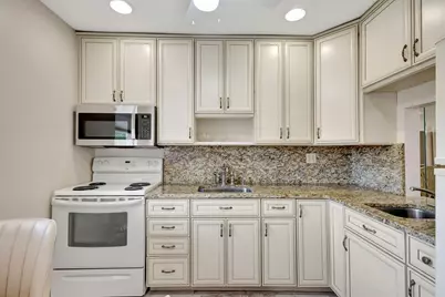 104 Plymouth M, West Palm Beach, FL 33417 - Photo 1