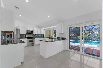 11388 NW 18th Manor, Coral Springs, FL 33071 - Photo 13