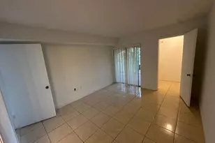 2405 NW 33rd St, Oakland Park, FL 33309 - Photo 15