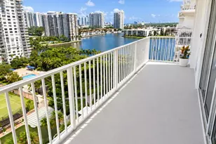 2801 NE 183rd St, Aventura, FL 33160 - Photo 9