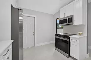 10924 Roebelini Palm Ct, Boynton Beach, FL 33437 - Photo 7