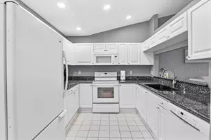 8180 Bellwort Pl, Boynton Beach, FL 33472 - Photo 9