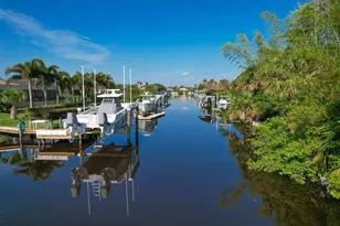 479 SW Lost River Rd, Stuart, FL 34997 - Photo 9
