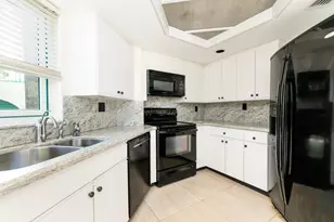 100 SE 5th Ave, Boca Raton, FL 33432 - Photo 13