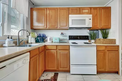14 South Lane, Boynton Beach, FL 33435 - Photo 9
