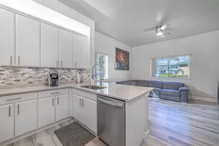 7972 W Exeter Blvd W, Tamarac, FL 33321 - Photo 13
