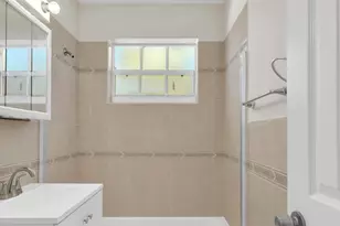 261 NE 42nd St, Pompano Beach, FL 33064 - Photo 17